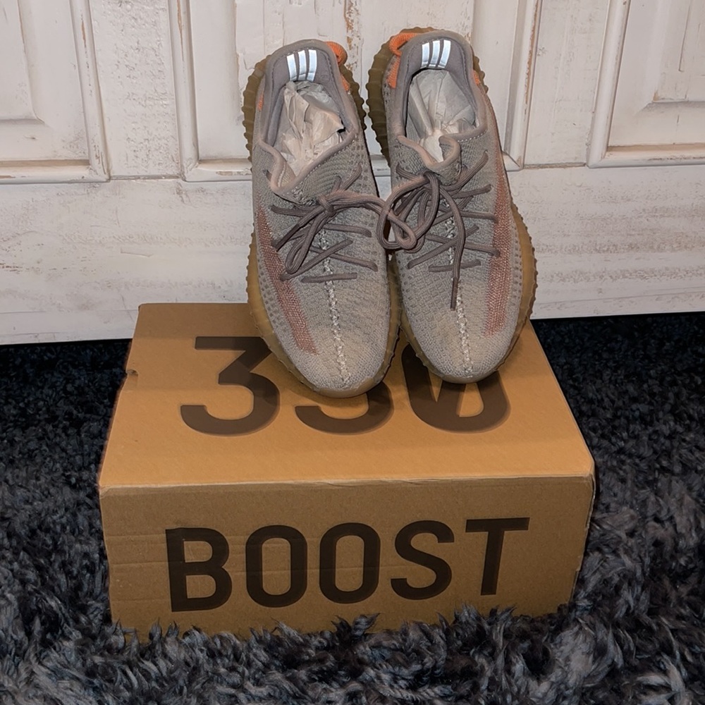 Yeezys Adidas Boost Size 7 Grey and hint of Orange